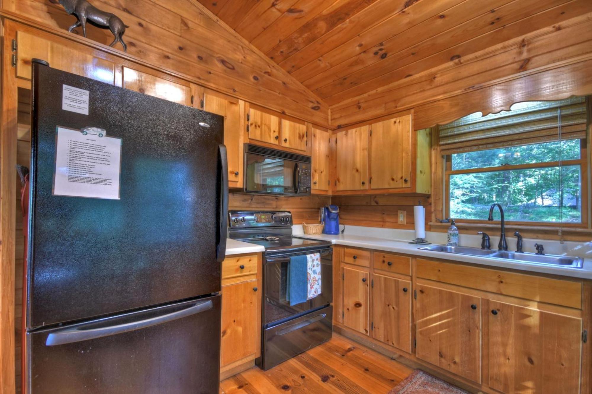 Bearfoot Ridge Wood-Burning Fireplace Cozy Hot Tub Serene Views إليجاي المظهر الخارجي الصورة